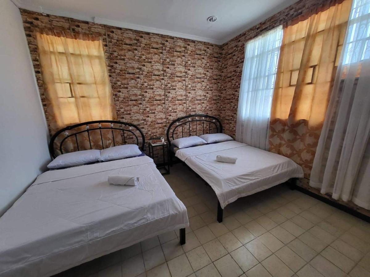 Hiraya Bed And Breakfast โรฮัสซิตี้ ภายนอก รูปภาพ
