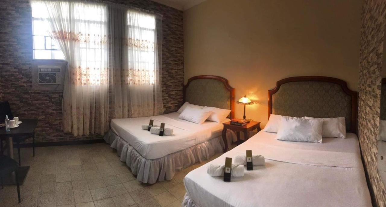 Hiraya Bed And Breakfast โรฮัสซิตี้ ภายนอก รูปภาพ